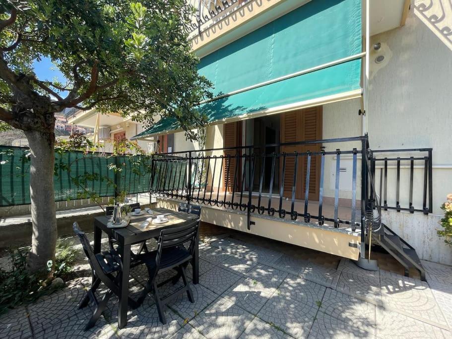 Free Parking Casa Con Giardino - Centro Mare A 5 Minuti Apartment Pietra Ligure Exterior photo