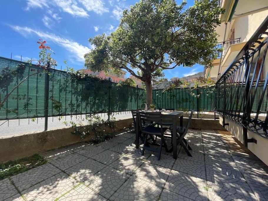 Free Parking Casa Con Giardino - Centro Mare A 5 Minuti Apartment Pietra Ligure Exterior photo